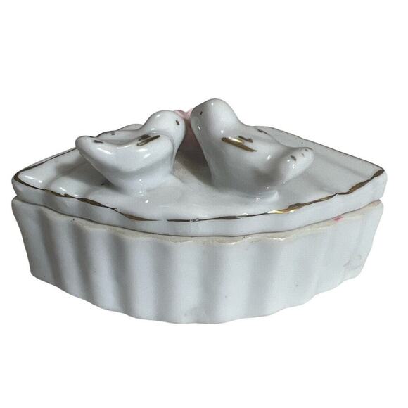 TRINKET BOX Vintage Small Porcelain Box with 2 Birds and 1 Flower - Picture 5 of 12